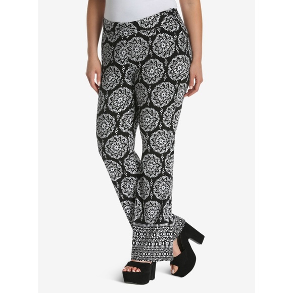 torrid Pants - Torrid Insider Collection Print Flare Pants 24 NEW